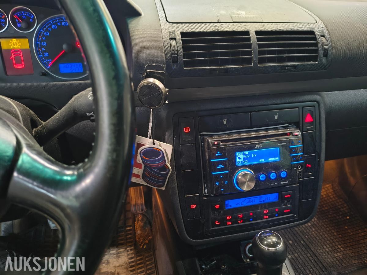 2004 Volkswagen Sharan 1.9 Diesel, Reparasjonsobjekt