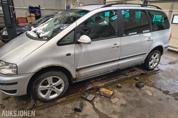 2004 Volkswagen Sharan 1.9 Diesel, Reparasjonsobjekt