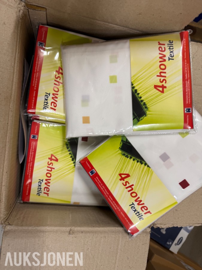 Pall med utstyr til baderom 