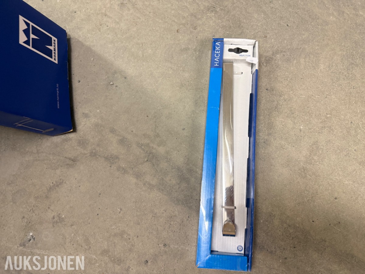 Pall med masse baderomsutstyr
