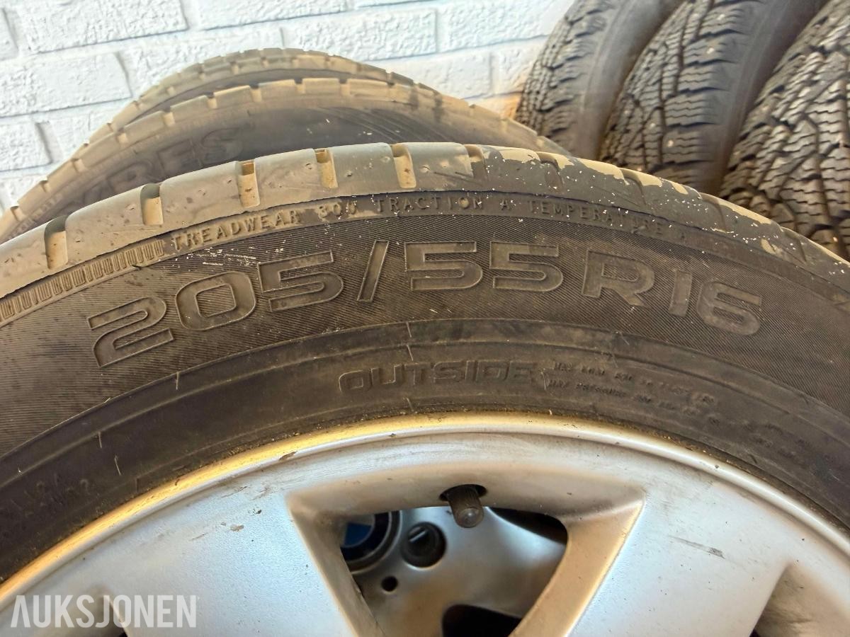 Komplett sett 16" sommerdekk med BMW-felg + sett 16" Nokian vinterdekk