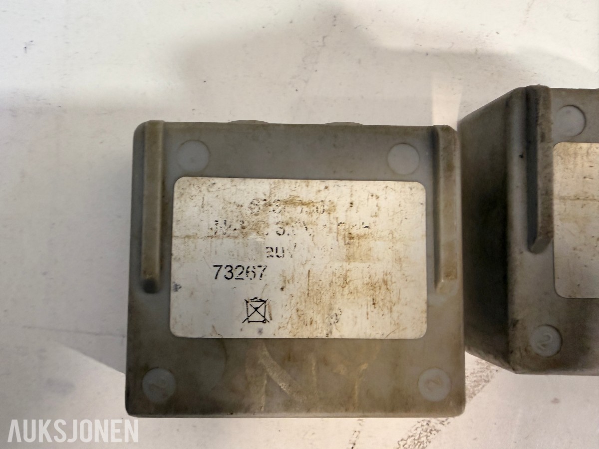 Hytera DMR håndradioer m/ MCA08 ladestasjon + Hetronic Nova fjernkontroller