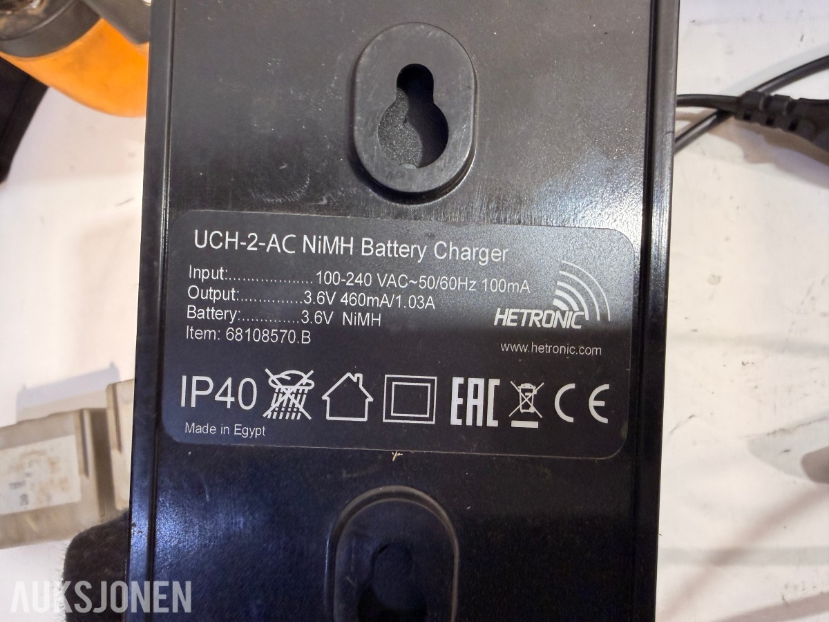 Hytera DMR håndradioer m/ MCA08 ladestasjon + Hetronic Nova fjernkontroller
