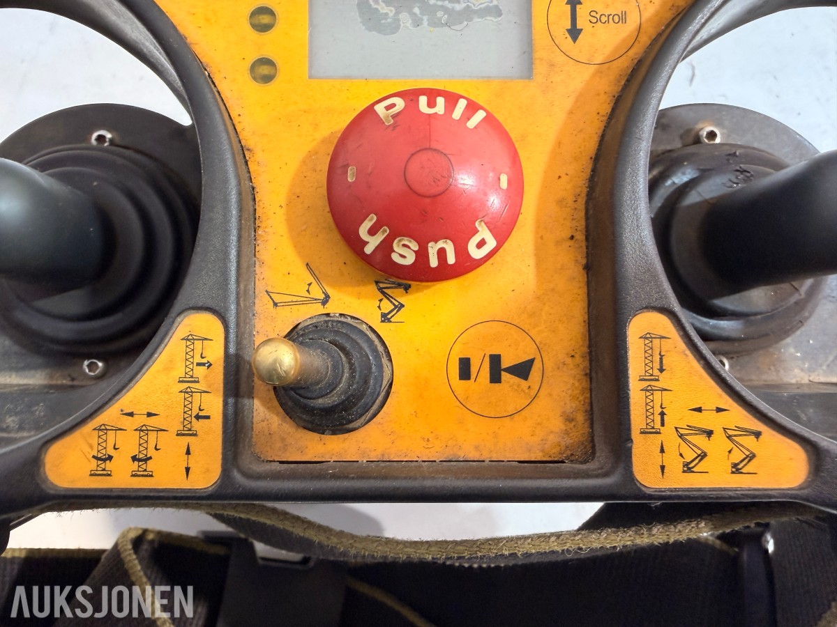 Hytera DMR håndradioer m/ MCA08 ladestasjon + Hetronic Nova fjernkontroller