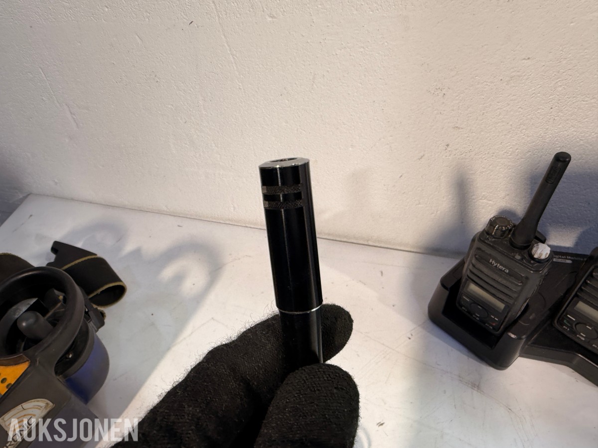 Hytera DMR håndradioer m/ MCA08 ladestasjon + Hetronic Nova fjernkontroller