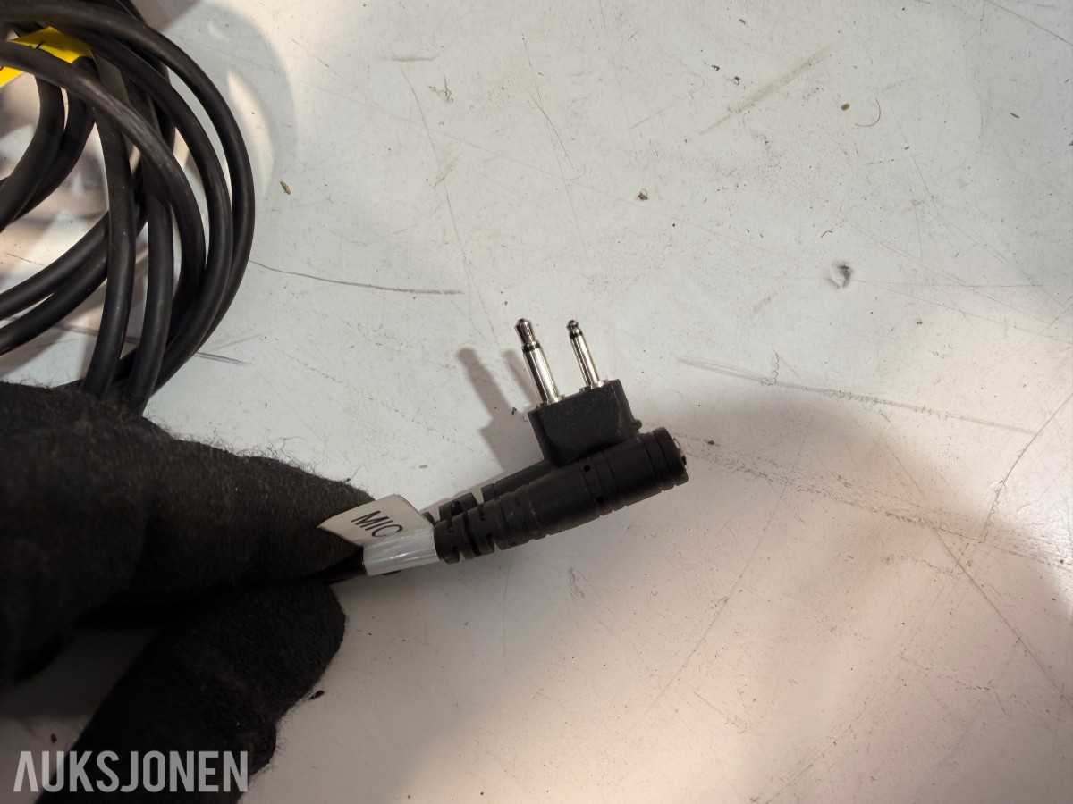 Hytera DMR håndradioer m/ MCA08 ladestasjon + Hetronic Nova fjernkontroller