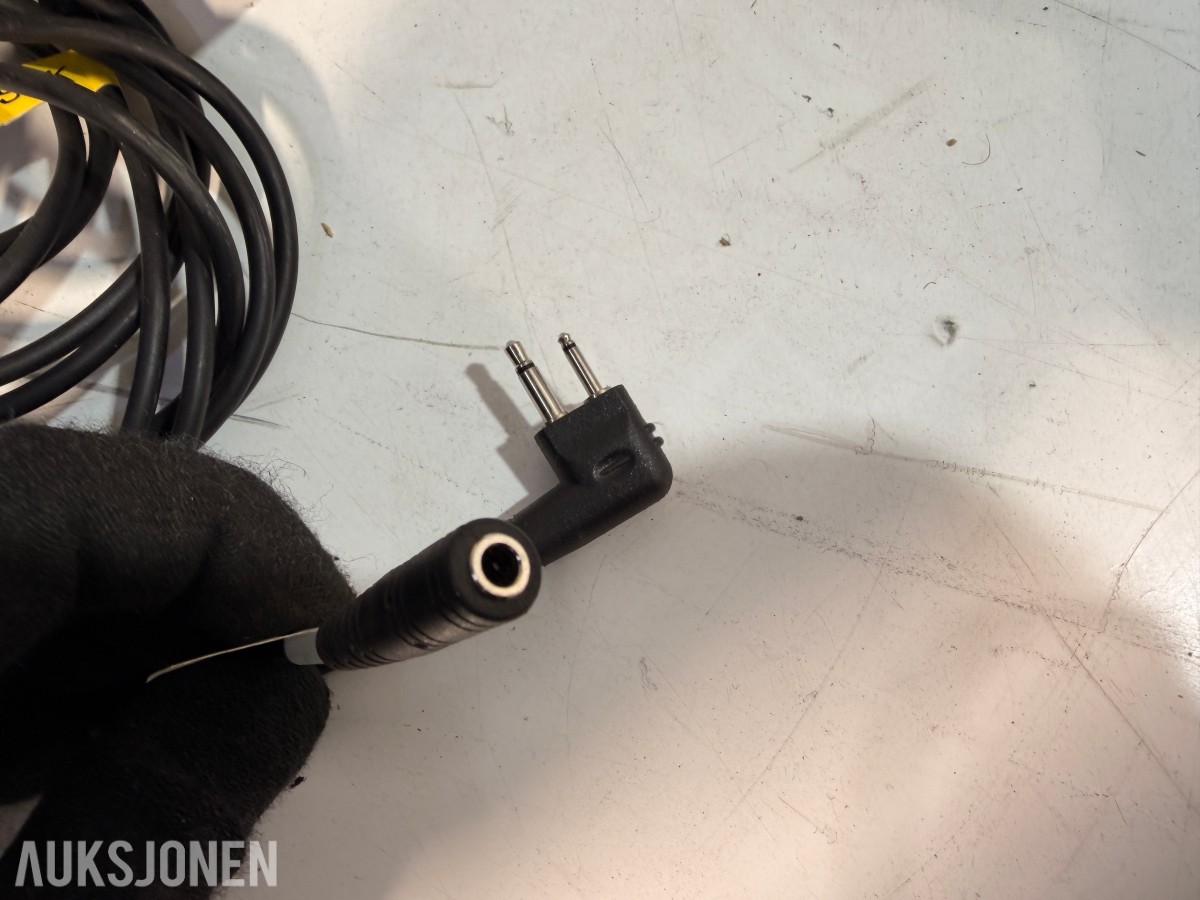 Hytera DMR håndradioer m/ MCA08 ladestasjon + Hetronic Nova fjernkontroller