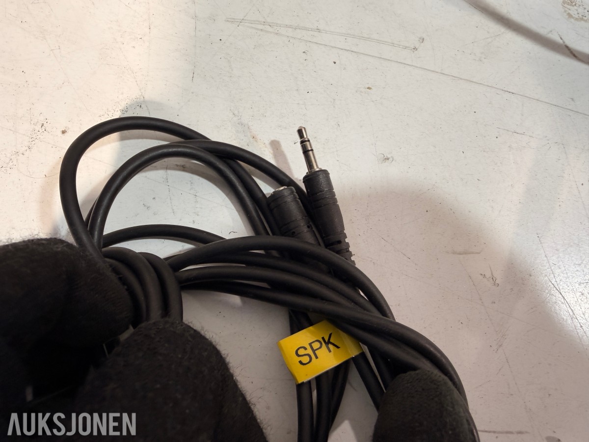 Hytera DMR håndradioer m/ MCA08 ladestasjon + Hetronic Nova fjernkontroller