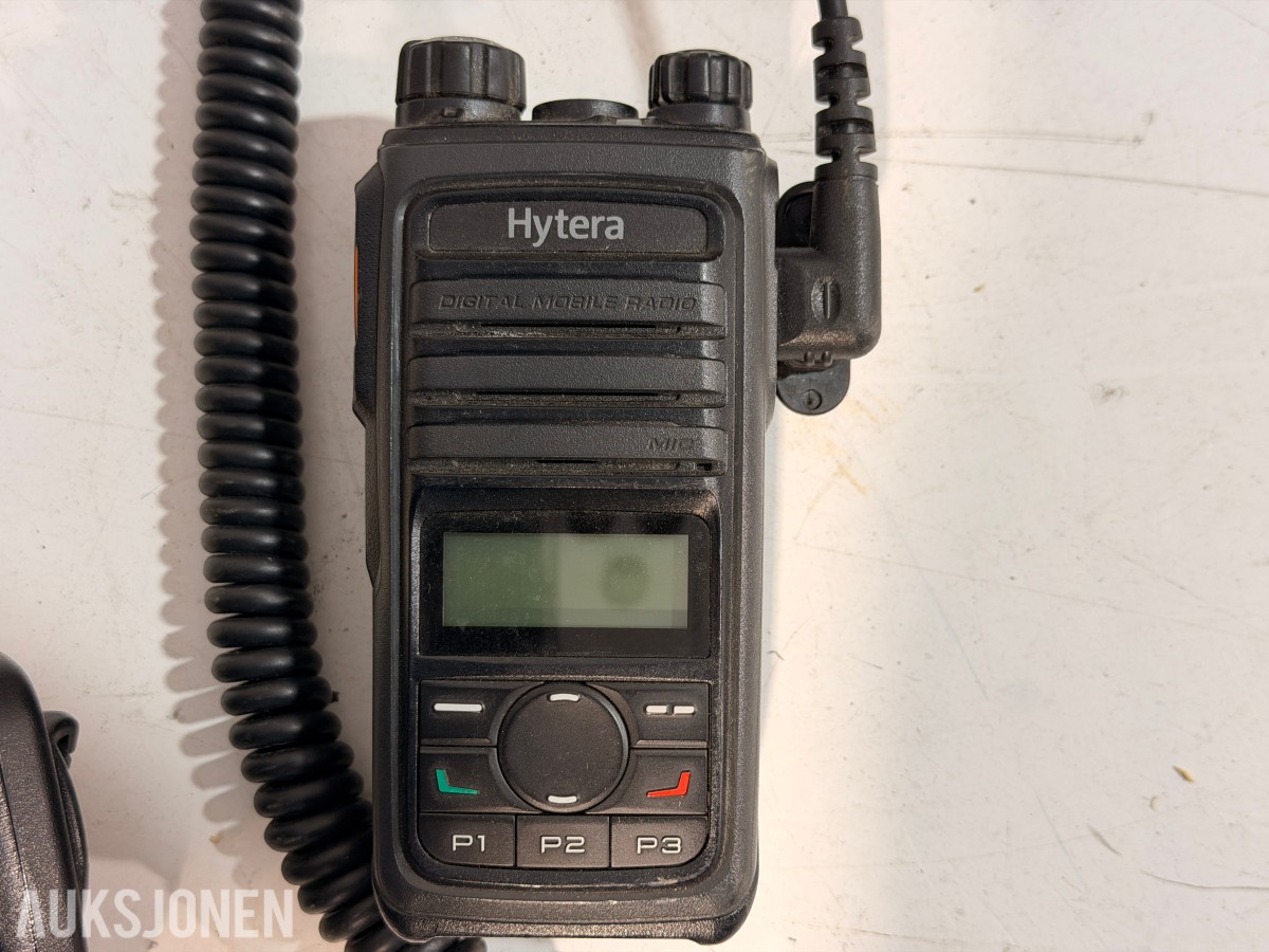 Hytera DMR håndradioer m/ MCA08 ladestasjon + Hetronic Nova fjernkontroller