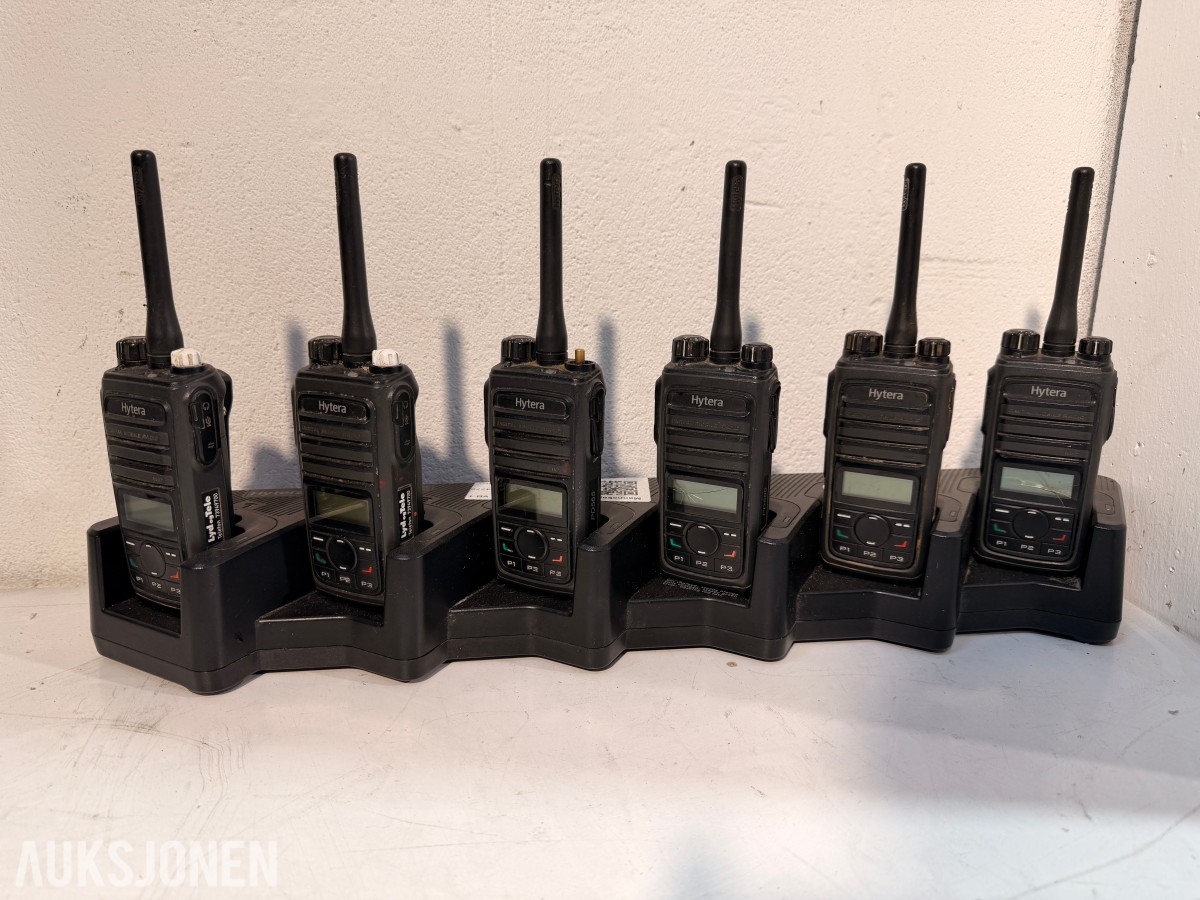 Hytera DMR håndradioer m/ MCA08 ladestasjon + Hetronic Nova fjernkontroller