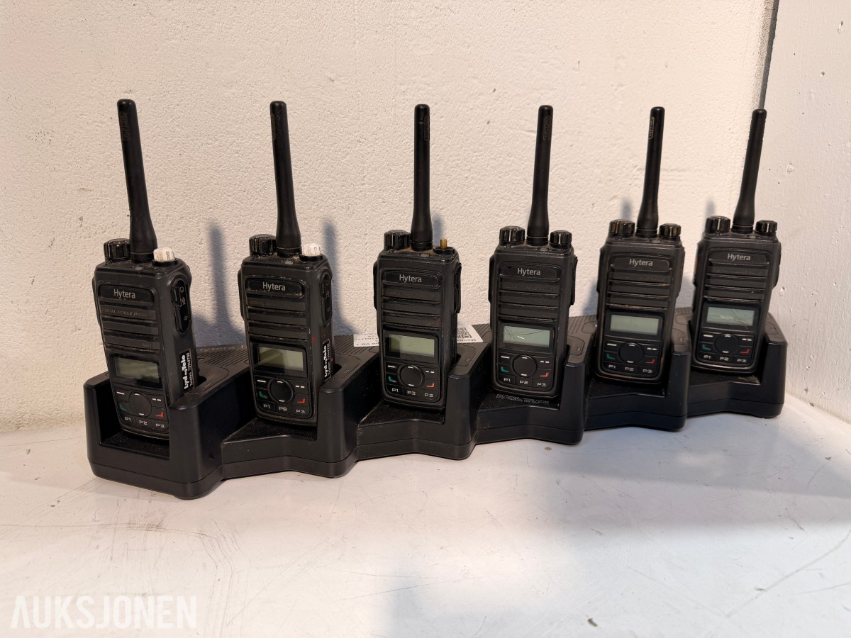 Hytera DMR håndradioer m/ MCA08 ladestasjon + Hetronic Nova fjernkontroller