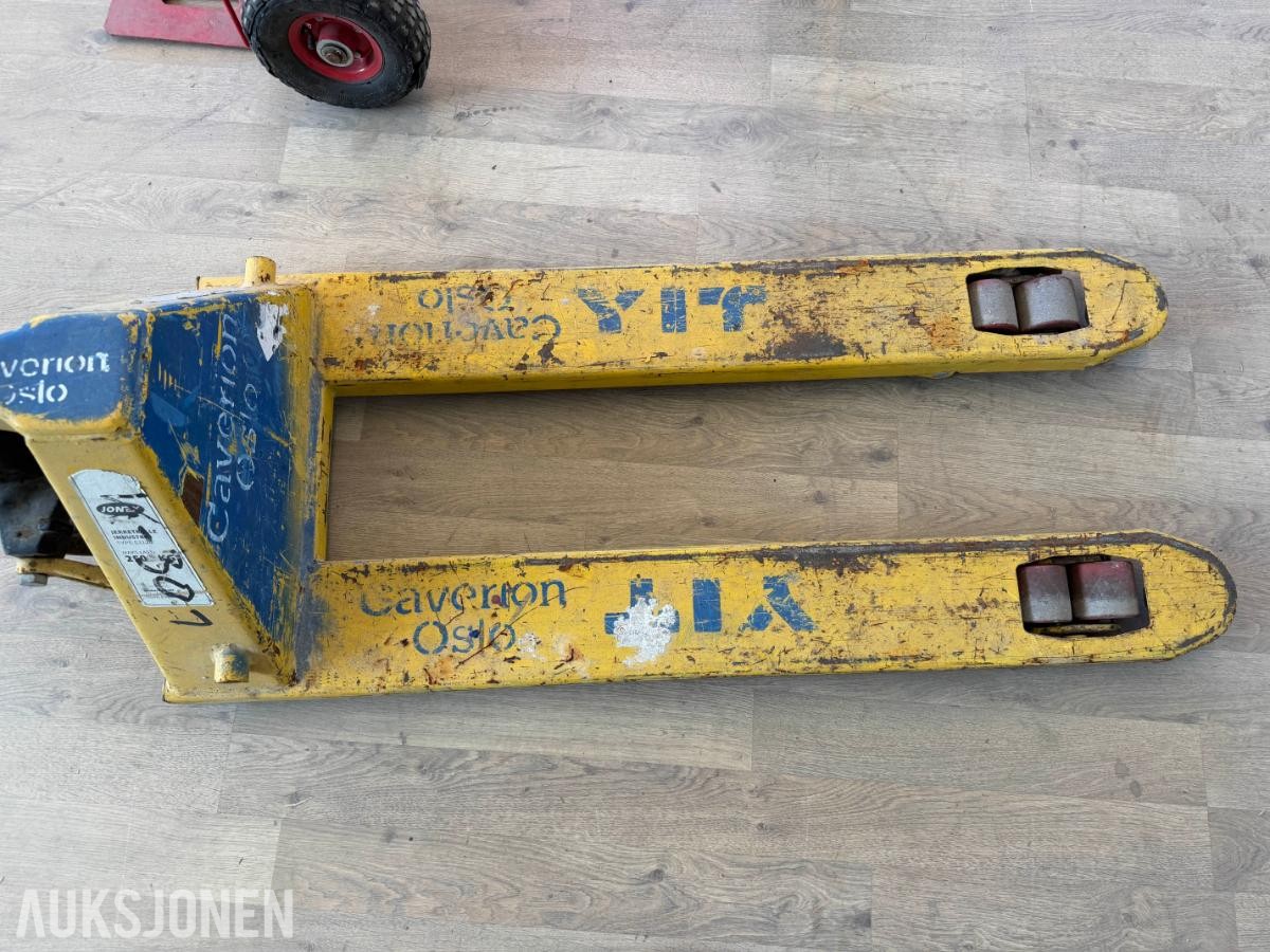3 x jekketraller og 2 x sekketraller