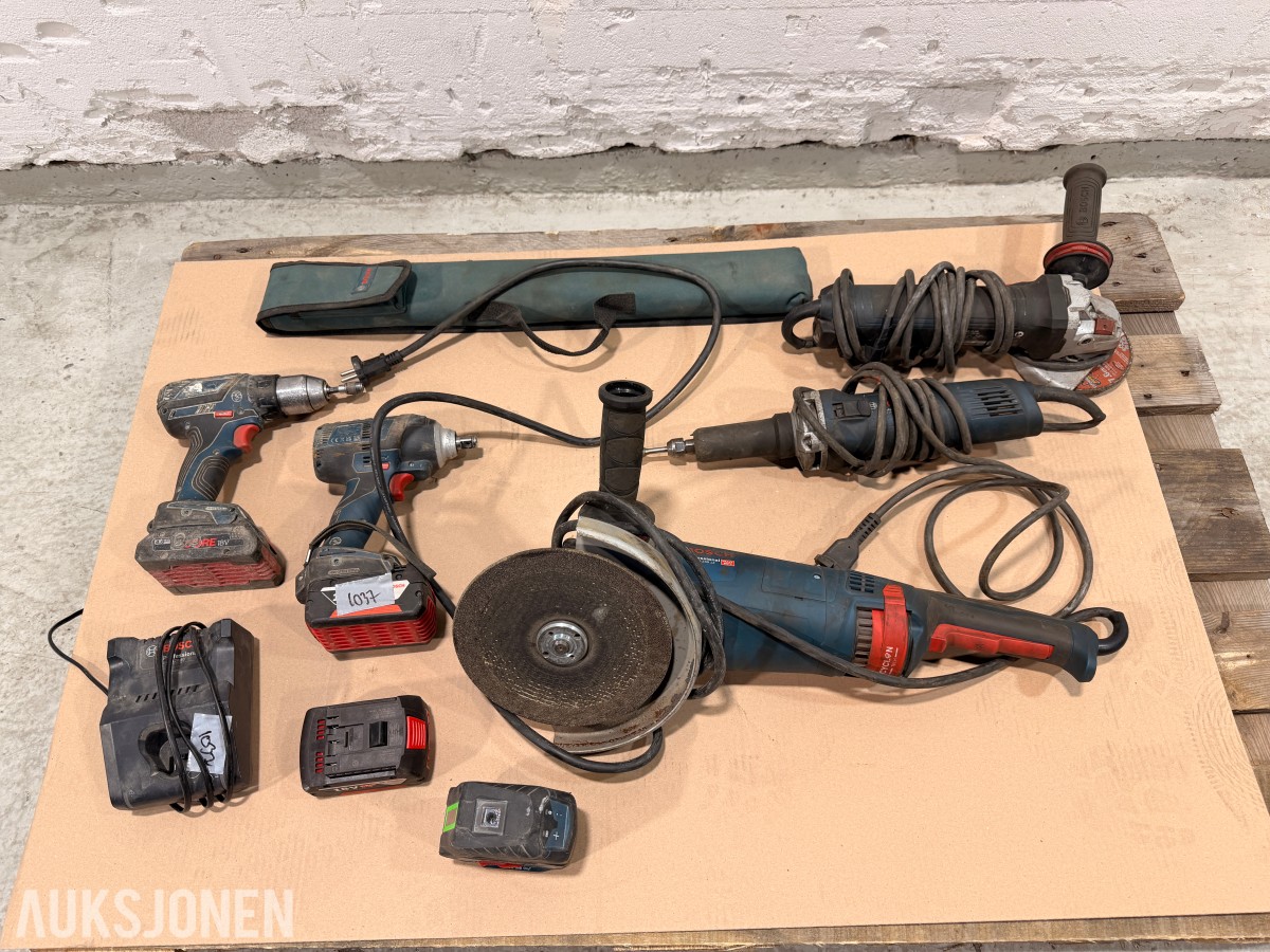 Bosch verktøypakke 18V – drill, muttertrekker, vinkelsliper, laser og tilbehør