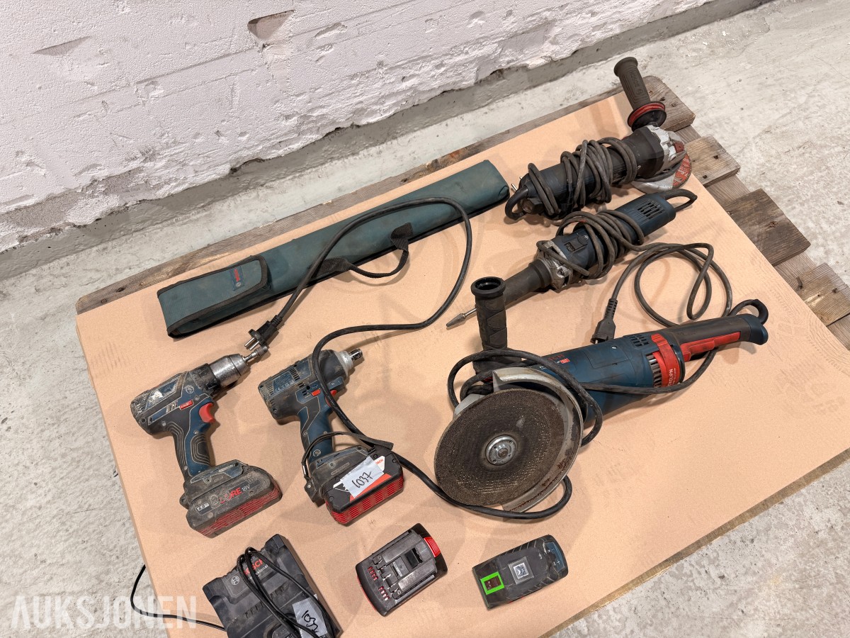 Bosch verktøypakke 18V – drill, muttertrekker, vinkelsliper, laser og tilbehør