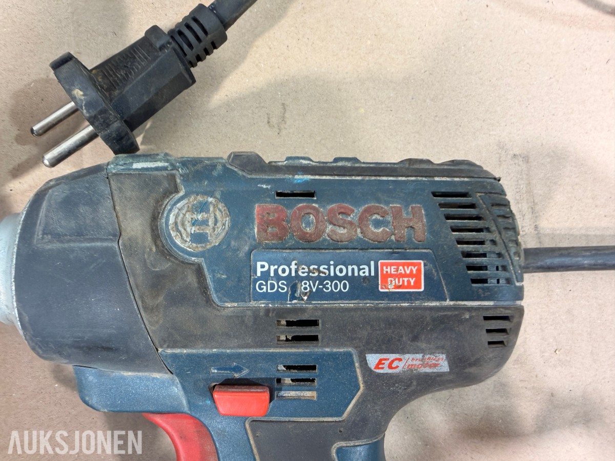 Bosch verktøypakke 18V – drill, muttertrekker, vinkelsliper, laser og tilbehør