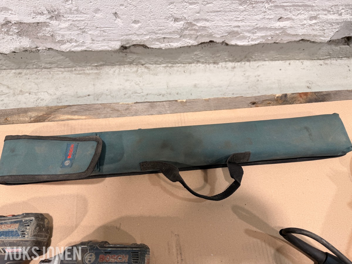 Bosch verktøypakke 18V – drill, muttertrekker, vinkelsliper, laser og tilbehør