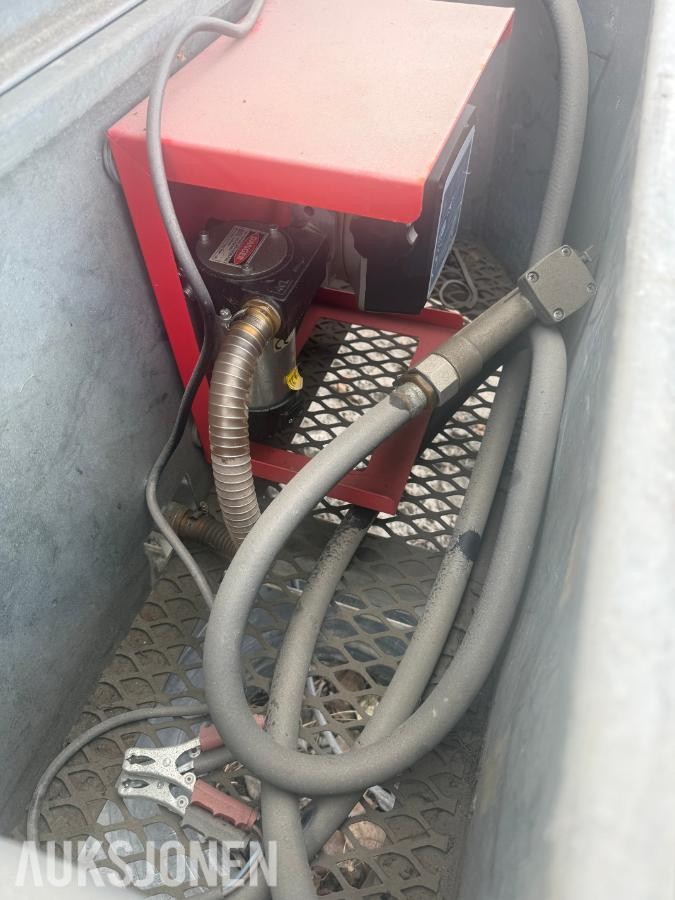 Diesel tilhenger i god stand, med nyere 12V pumpe.