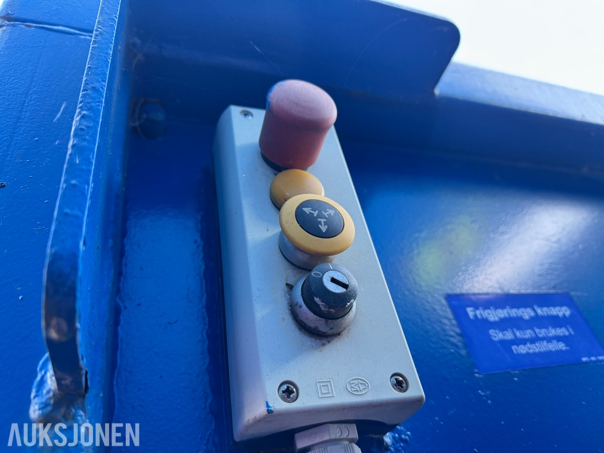 2007 Avermann AVOS Avfallskomprimator 20m3