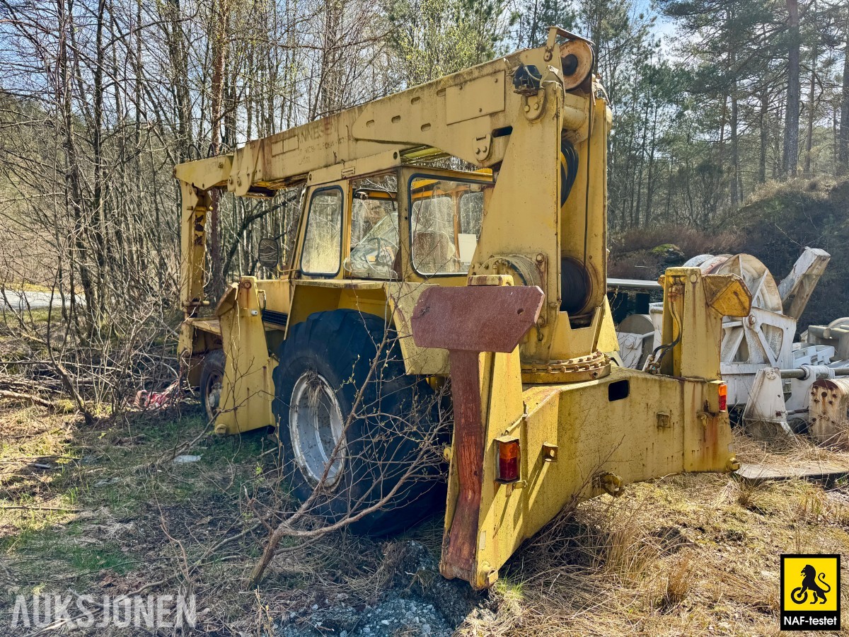 1977 Moelven MK 698 Kran