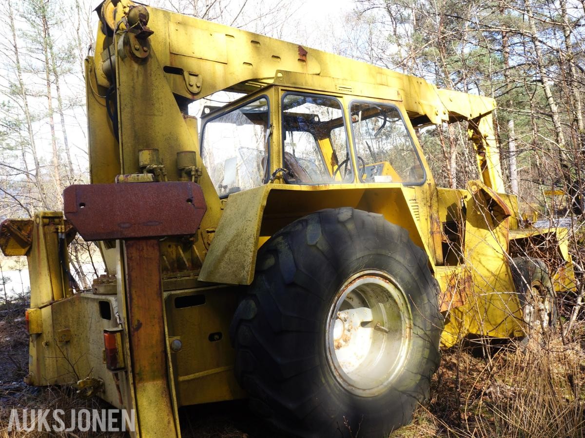 1977 Moelven MK 698 Kran