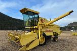 1983 New Holland 8040 Skurtresker – 12 fot skjærebord / halmkutter