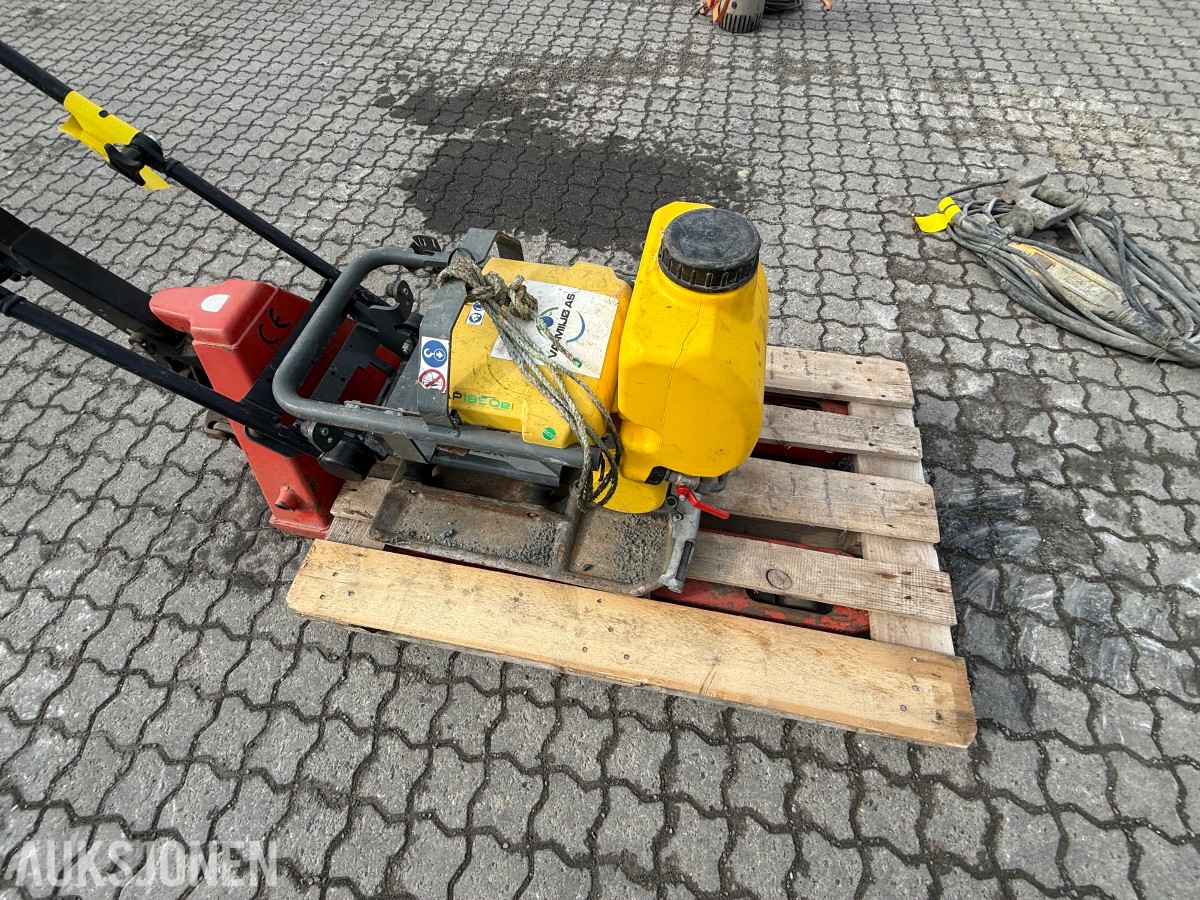 2023 Vibroplate AP1850we m/vann
