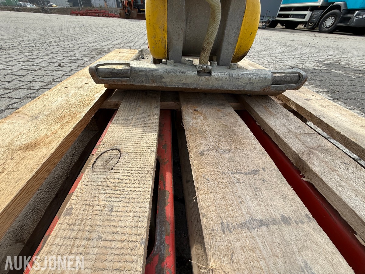 2023 Vibroplate AP1850we m/vann