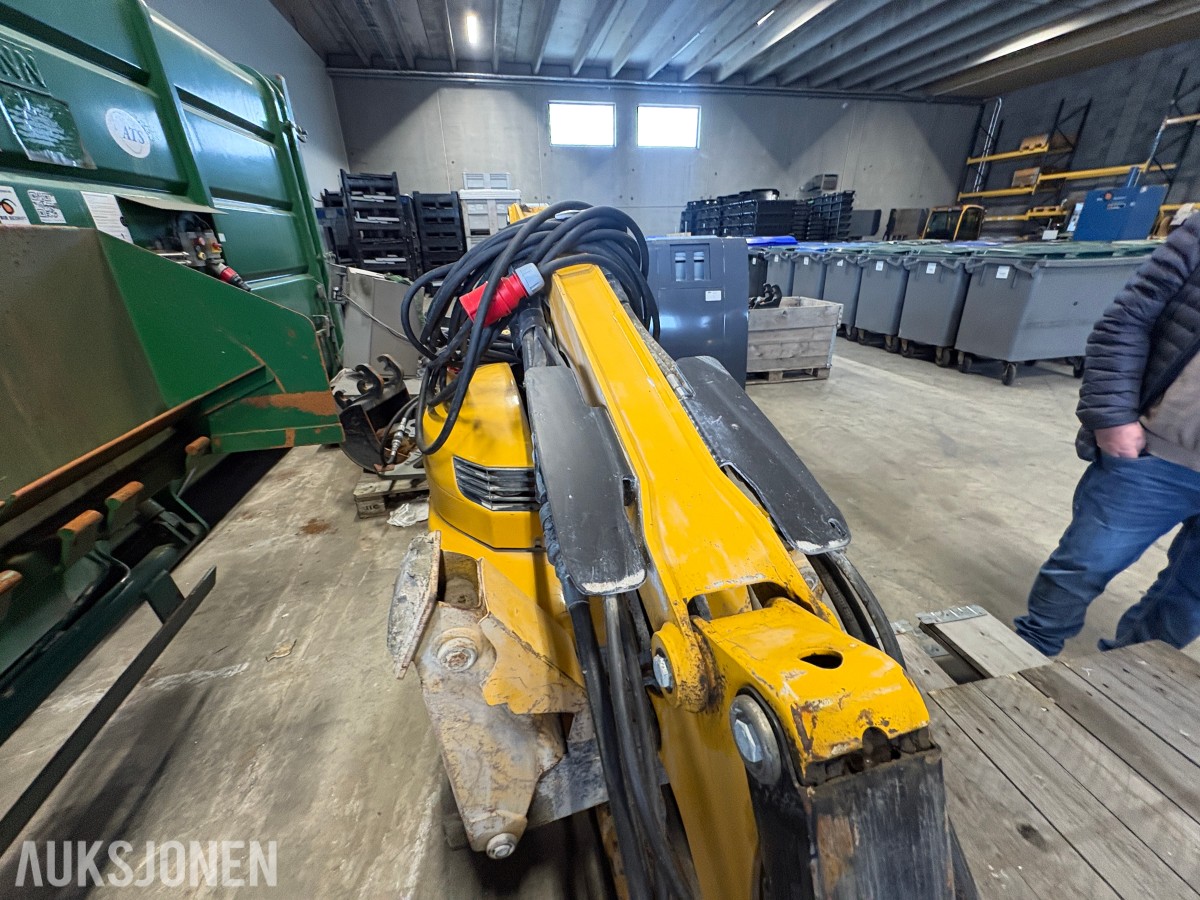 2023 Brokk 110 rivningsrobot med pigghammer, betongsaks og klype