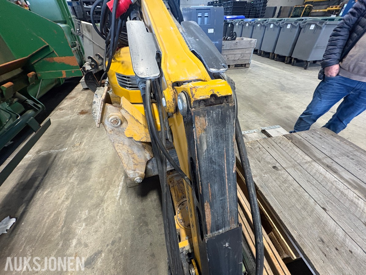 2023 Brokk 110 rivningsrobot med pigghammer, betongsaks og klype
