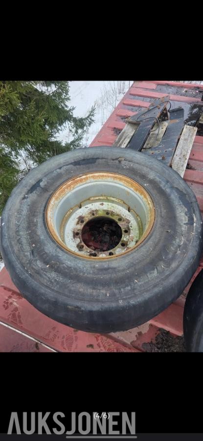 1900 Michelin 600/50R 22.5