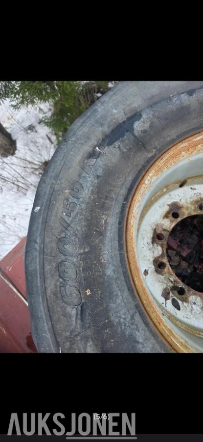 1900 Michelin 600/50R 22.5