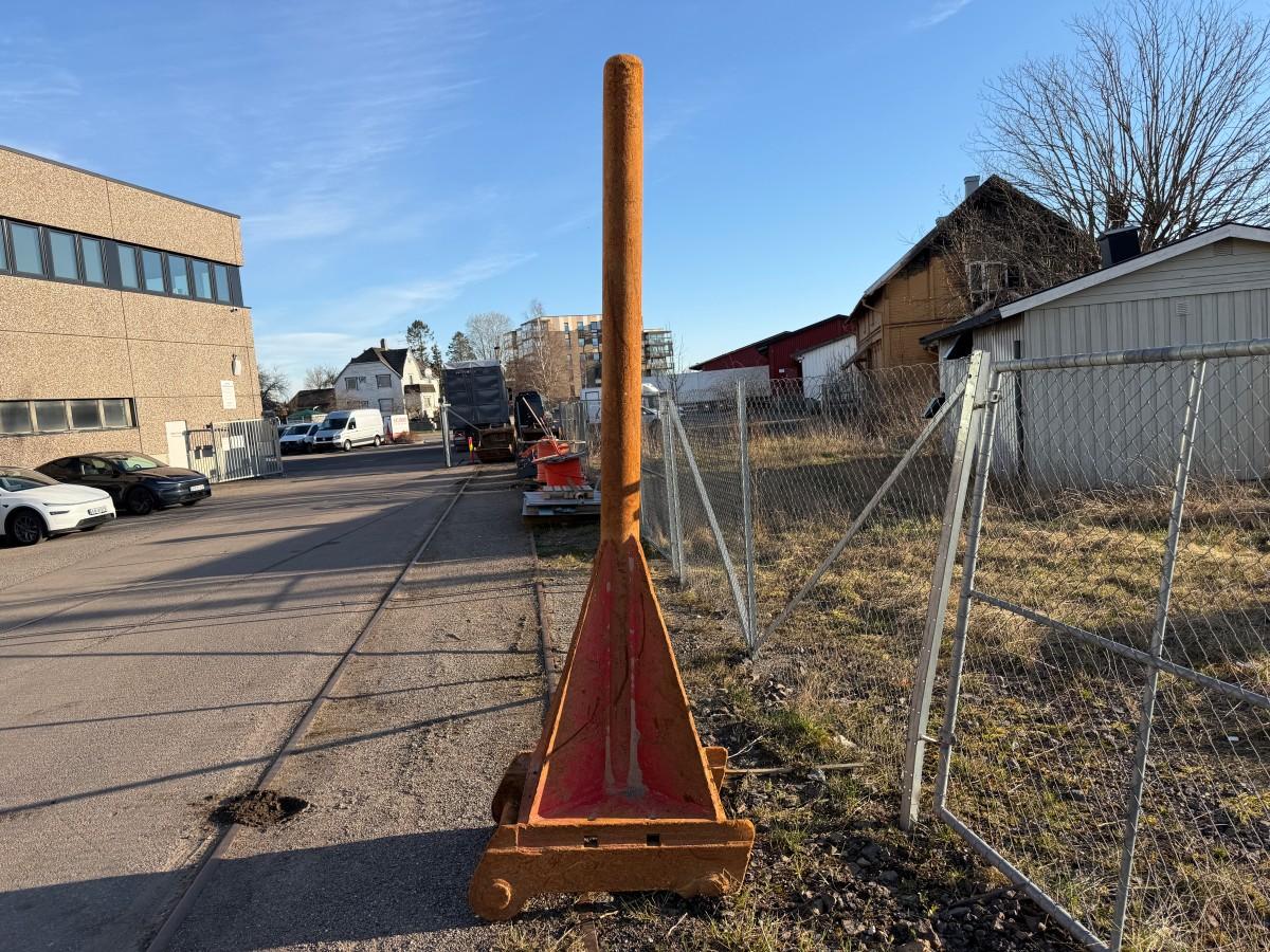 Rensepigg med S feste ca 290 cm
