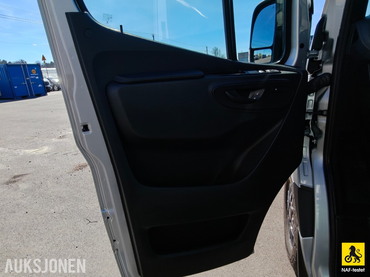 2025 Mercedes-Benz Sprinter NYBILGARANTI HENGERFESTE INNREDNING KAMERA ADAPTIV CRUISE