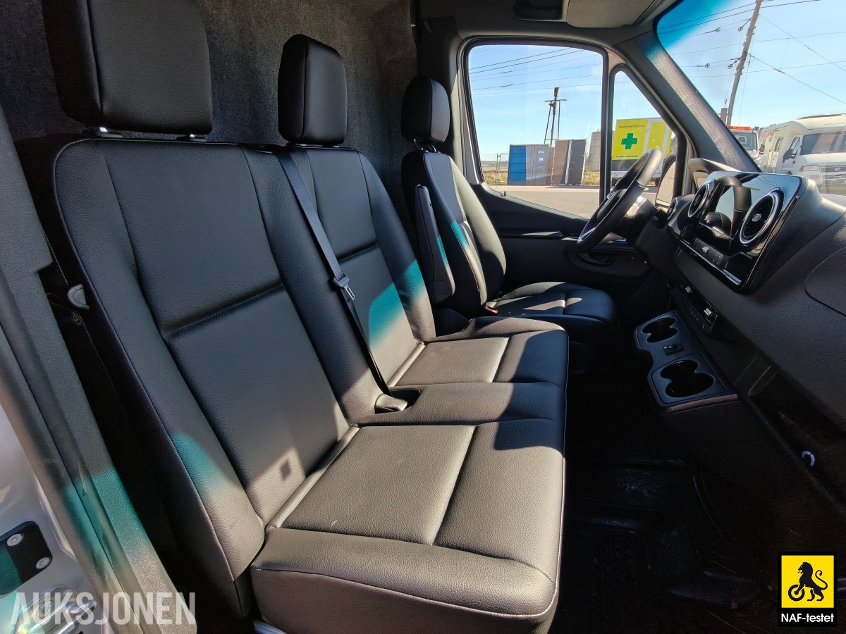 2025 Mercedes-Benz Sprinter NYBILGARANTI HENGERFESTE INNREDNING KAMERA ADAPTIV CRUISE