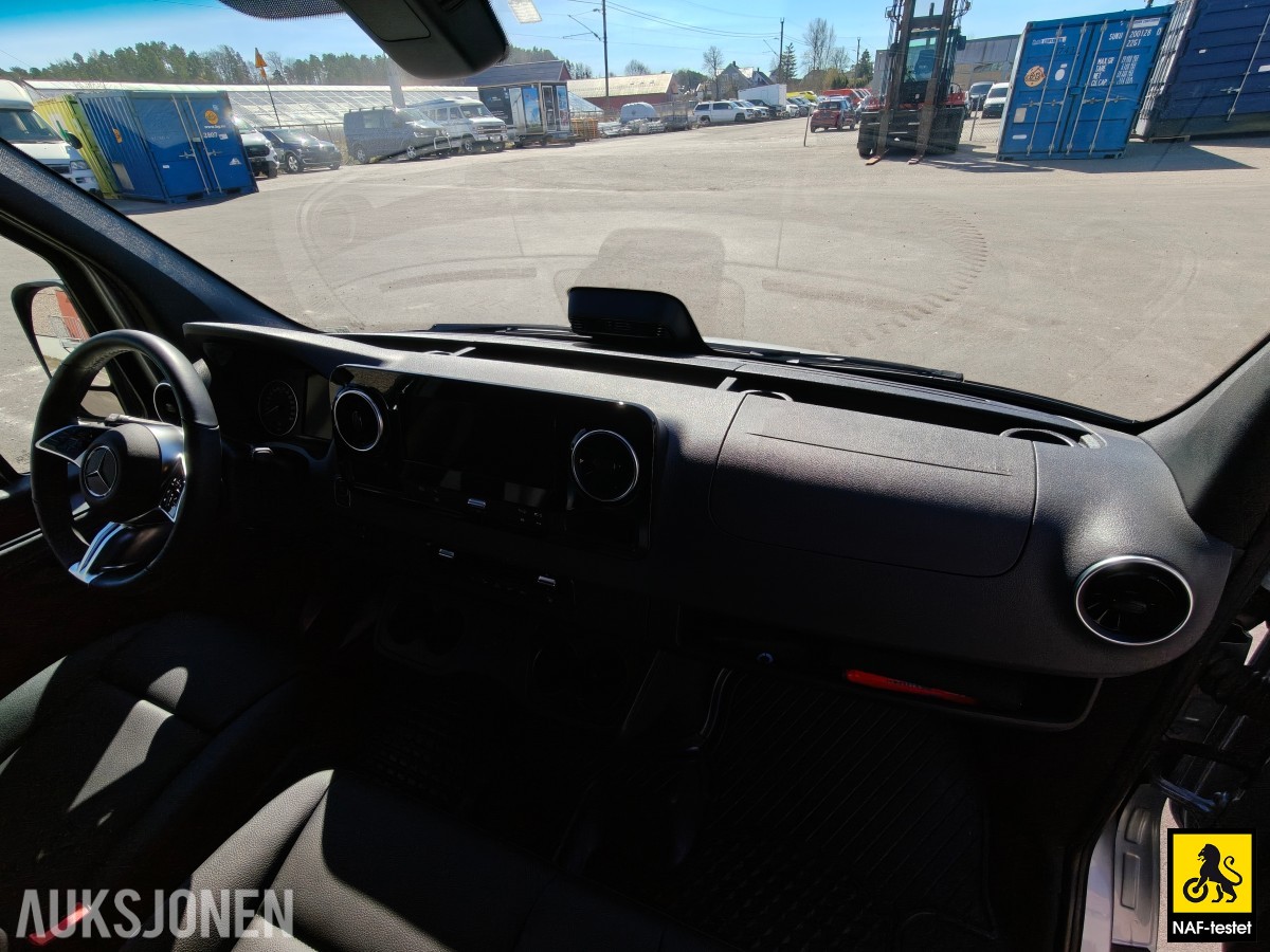 2025 Mercedes-Benz Sprinter NYBILGARANTI HENGERFESTE INNREDNING KAMERA ADAPTIV CRUISE