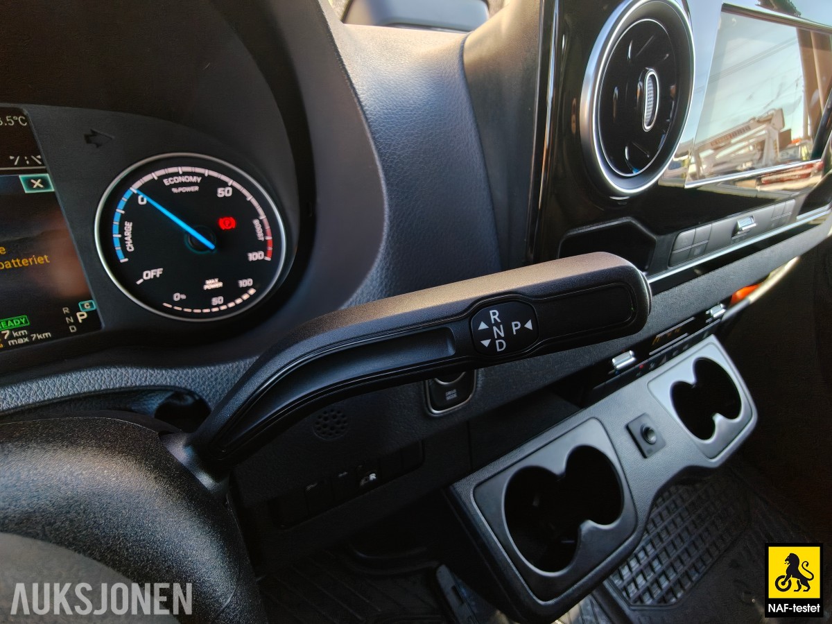 2025 Mercedes-Benz Sprinter NYBILGARANTI HENGERFESTE INNREDNING KAMERA ADAPTIV CRUISE