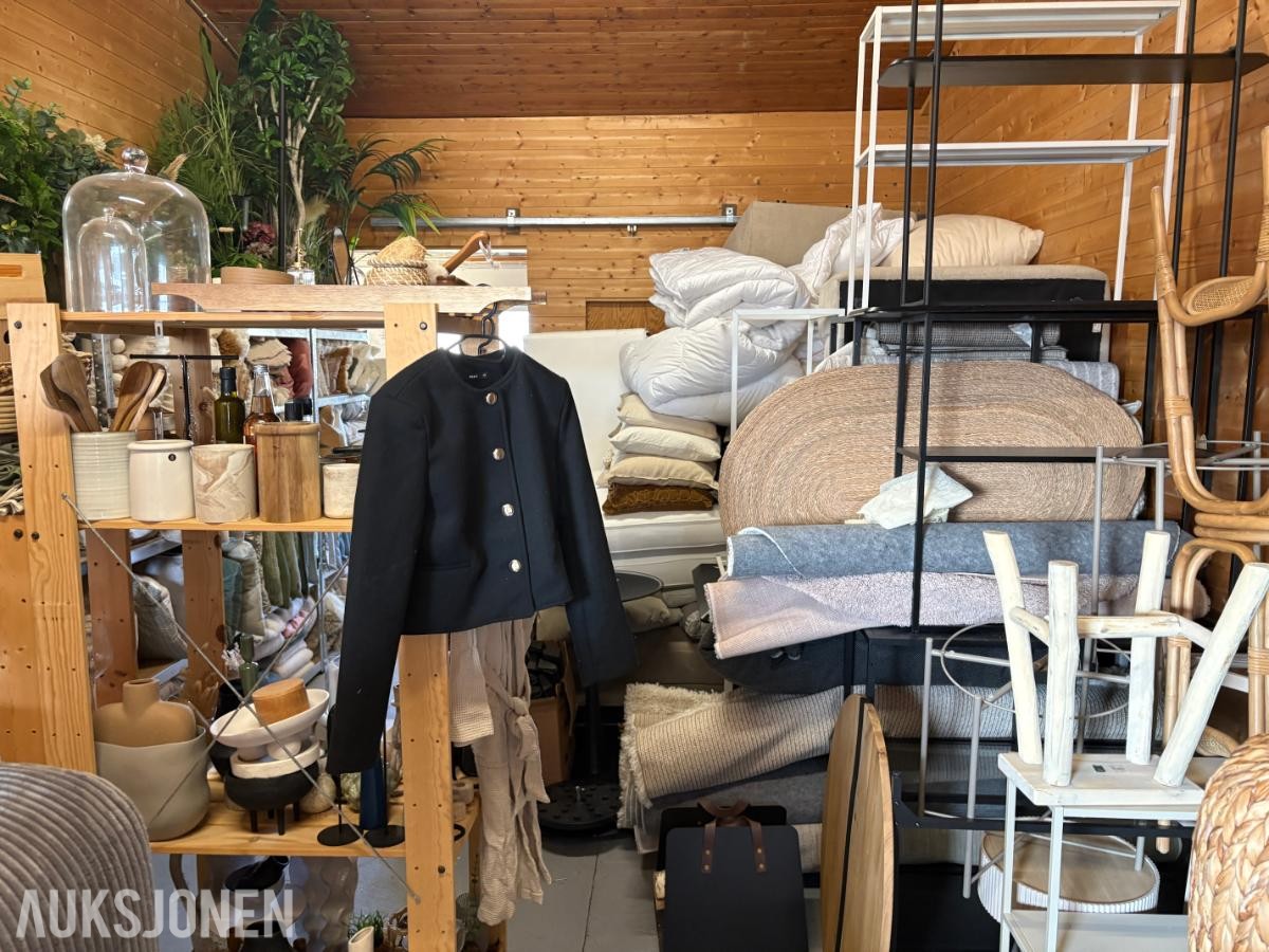 KOMPLETT INTERIØRPAKKE FOR BOLIGSTYLING – SELGES SAMLET