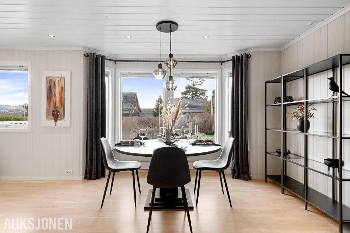 KOMPLETT INTERIØRPAKKE FOR BOLIGSTYLING – SELGES SAMLET