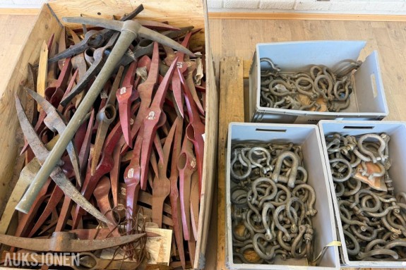135 stk sjakler og 100+ pigghakker