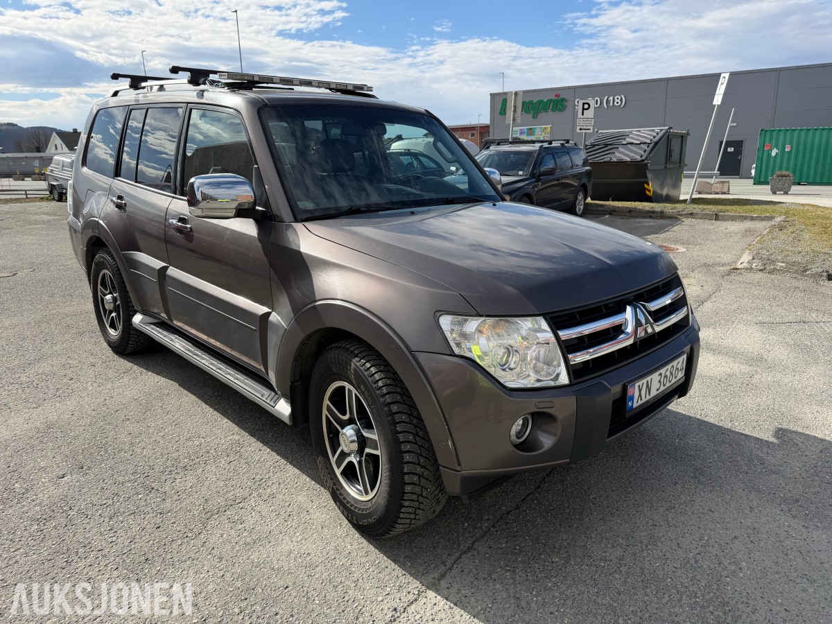 2010 Mitsubishi PAJERO 3.2-200 D 4WD