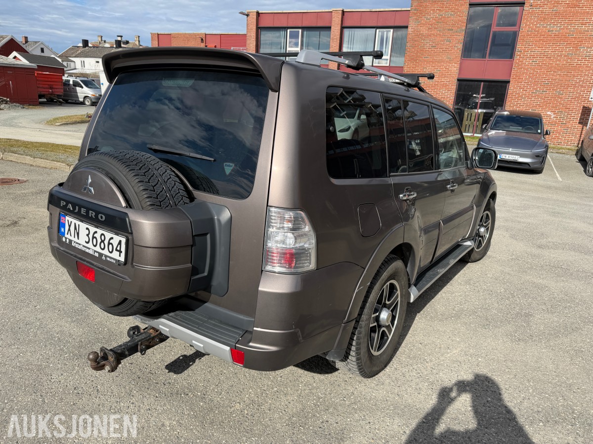 2010 Mitsubishi PAJERO 3.2-200 D 4WD