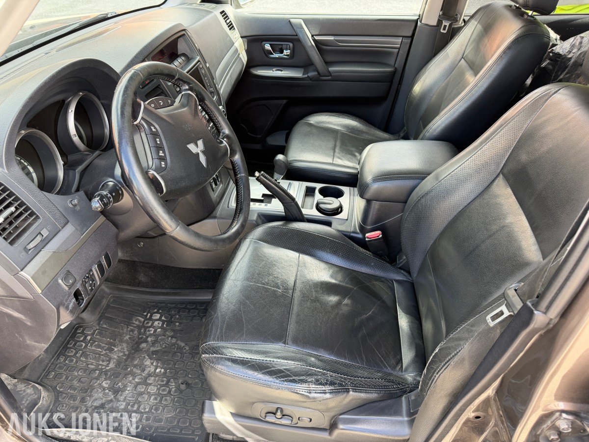 2010 Mitsubishi PAJERO 3.2-200 D 4WD