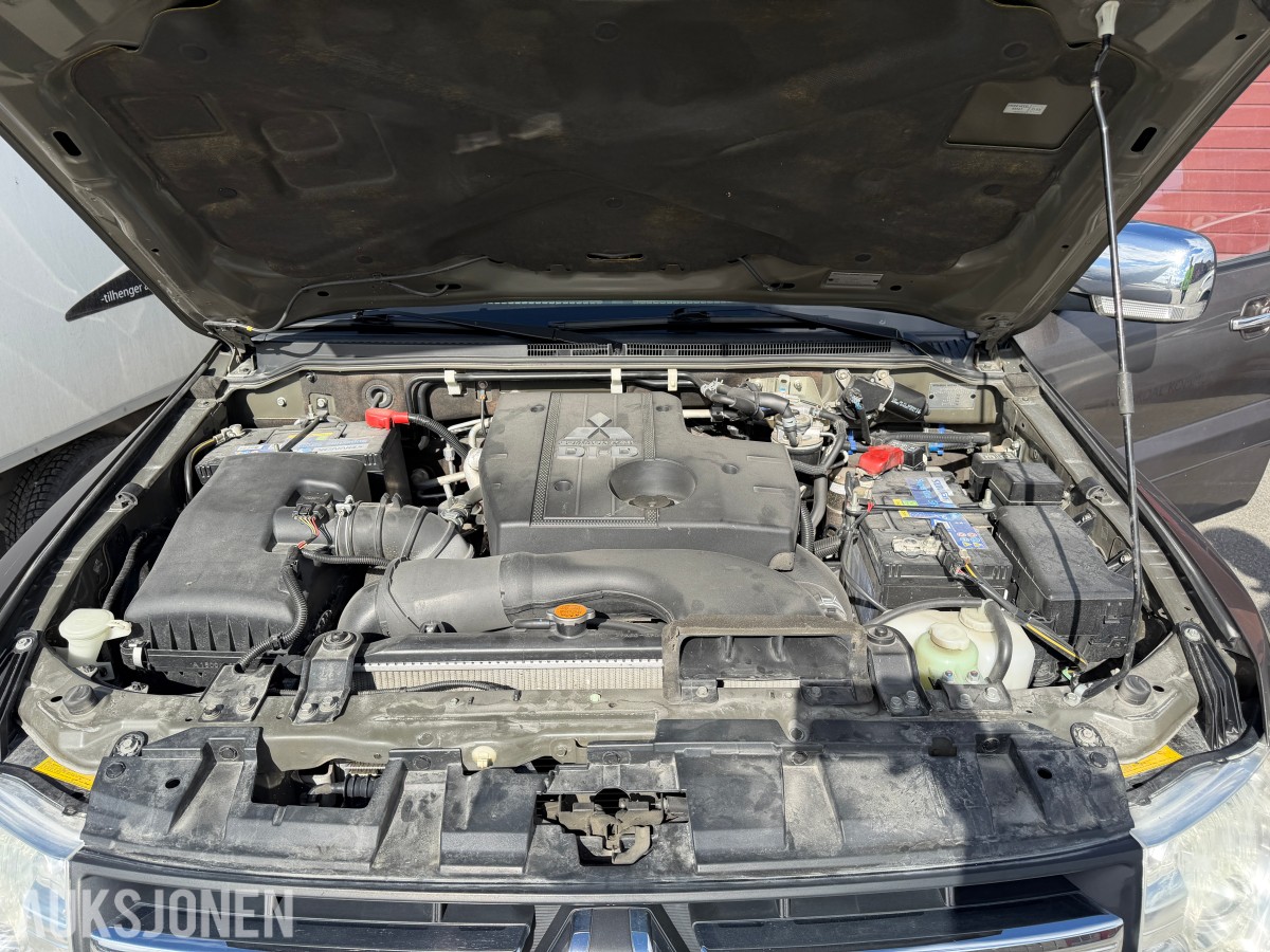 2010 Mitsubishi PAJERO 3.2-200 D 4WD