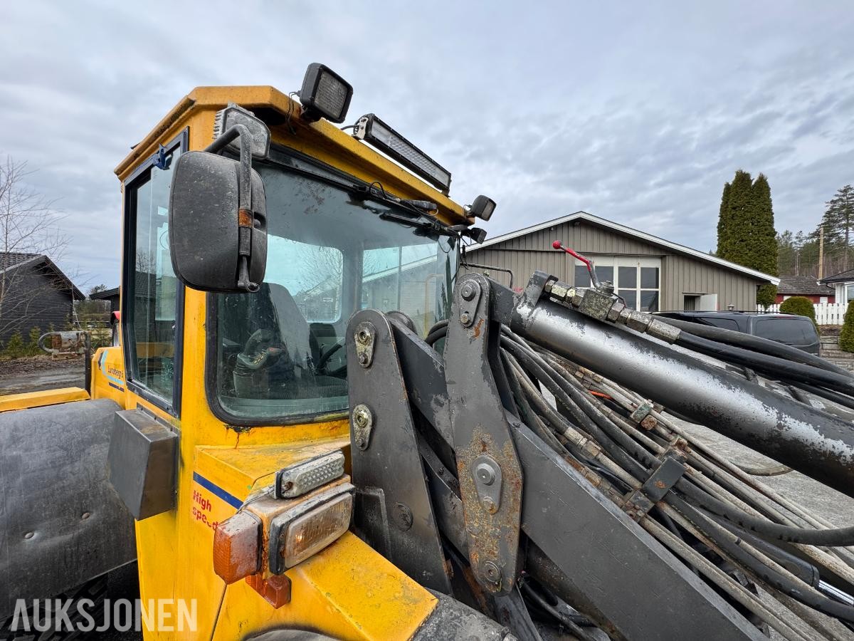 2005 Lundberg 6200 LSE hjullaster med skuffe