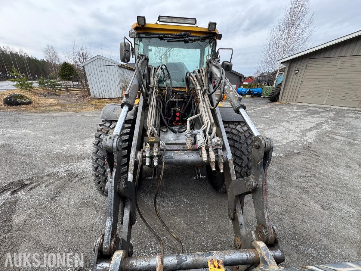 2005 Lundberg 6200 LSE hjullaster med skuffe