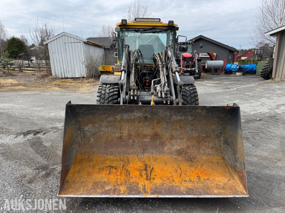 2005 Lundberg 6200 LSE hjullaster med skuffe