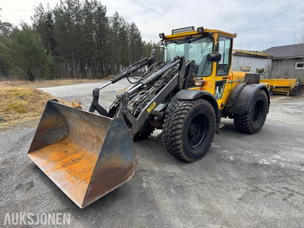 2005 Lundberg 6200 LSE hjullaster med skuffe