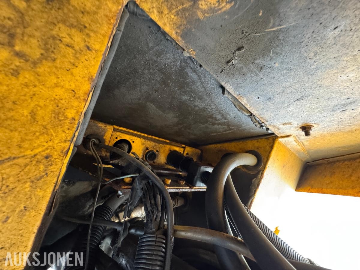 2005 Lundberg 6200 LSE hjullaster med skuffe