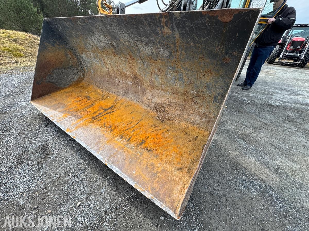 2005 Lundberg 6200 LSE hjullaster med skuffe