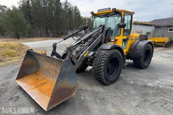 2005 Lundberg 6200 LSE hjullaster med skuffe